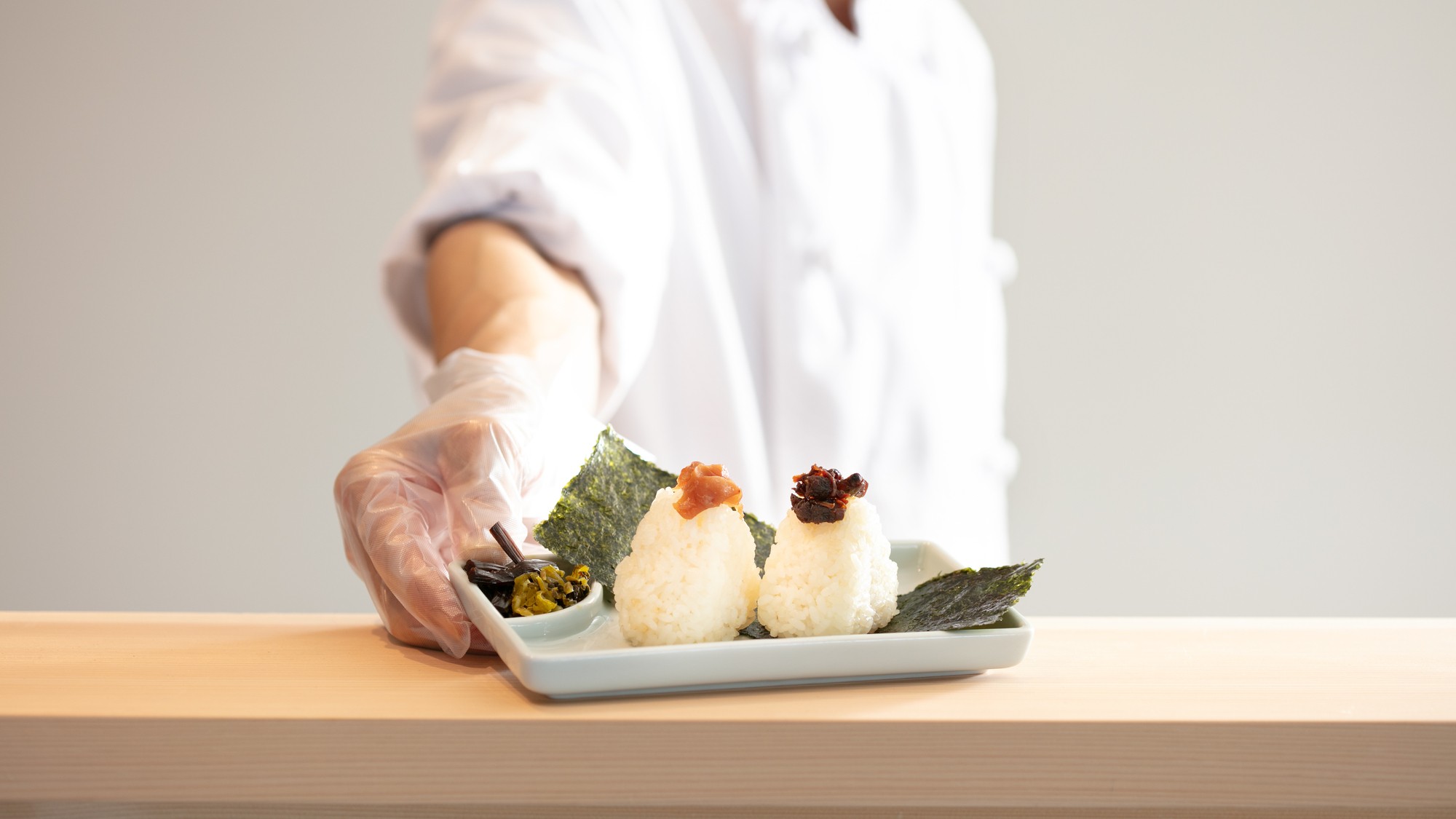 【エスパシオフロア専用ラウンジ】朝食イメージ ～握りたてのおにぎり～