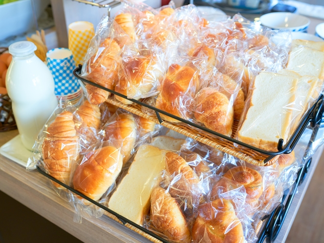 地元の「内田パン」さんのパンも人気です！