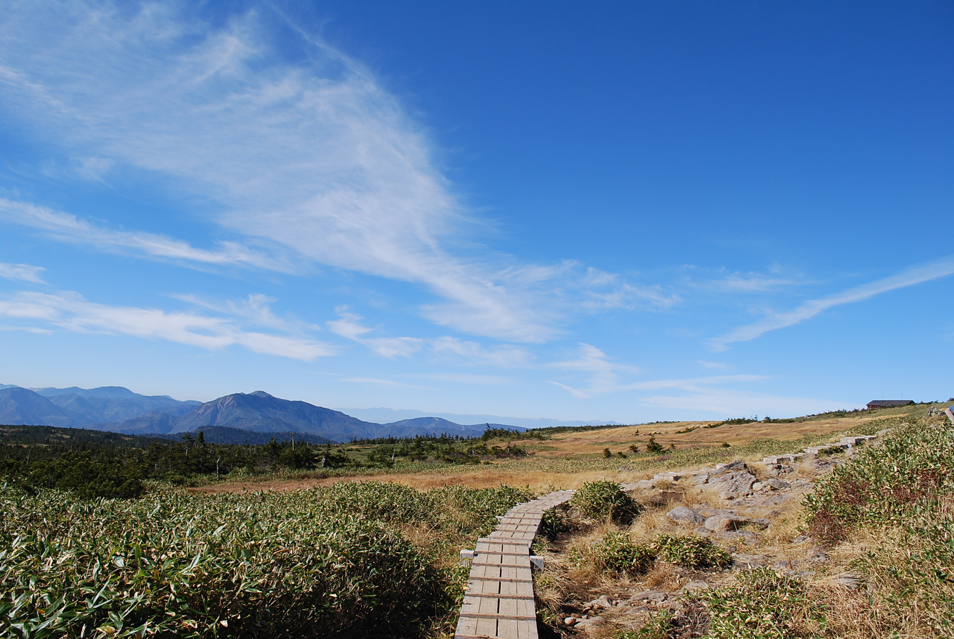 秋の苗場登山　山頂の景色