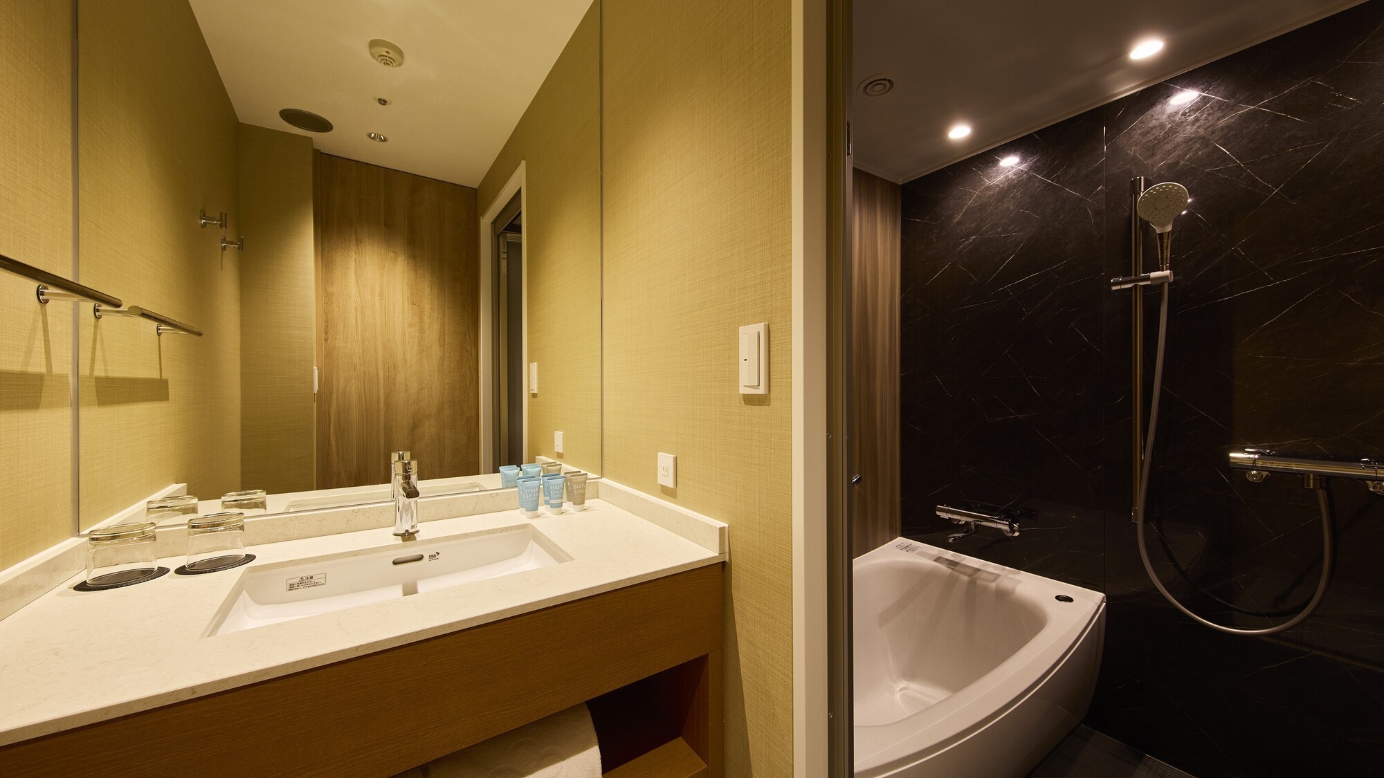 コンフォートツイン／バスルーム一例