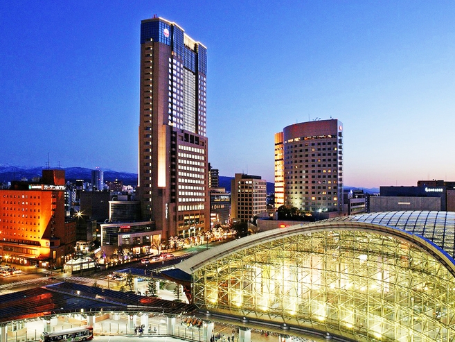 【15％OFF】【楽天スーパーSALE】客室は全室17階以上♪金沢駅前に佇む高層ホテル＜素泊り＞