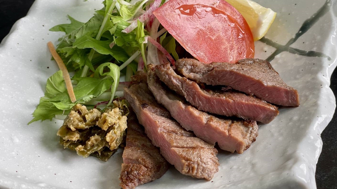 【禁煙】＜朝夕2食付＞みやぎ秋の郷土料理　はらこ飯と仙台牛タン焼き御膳