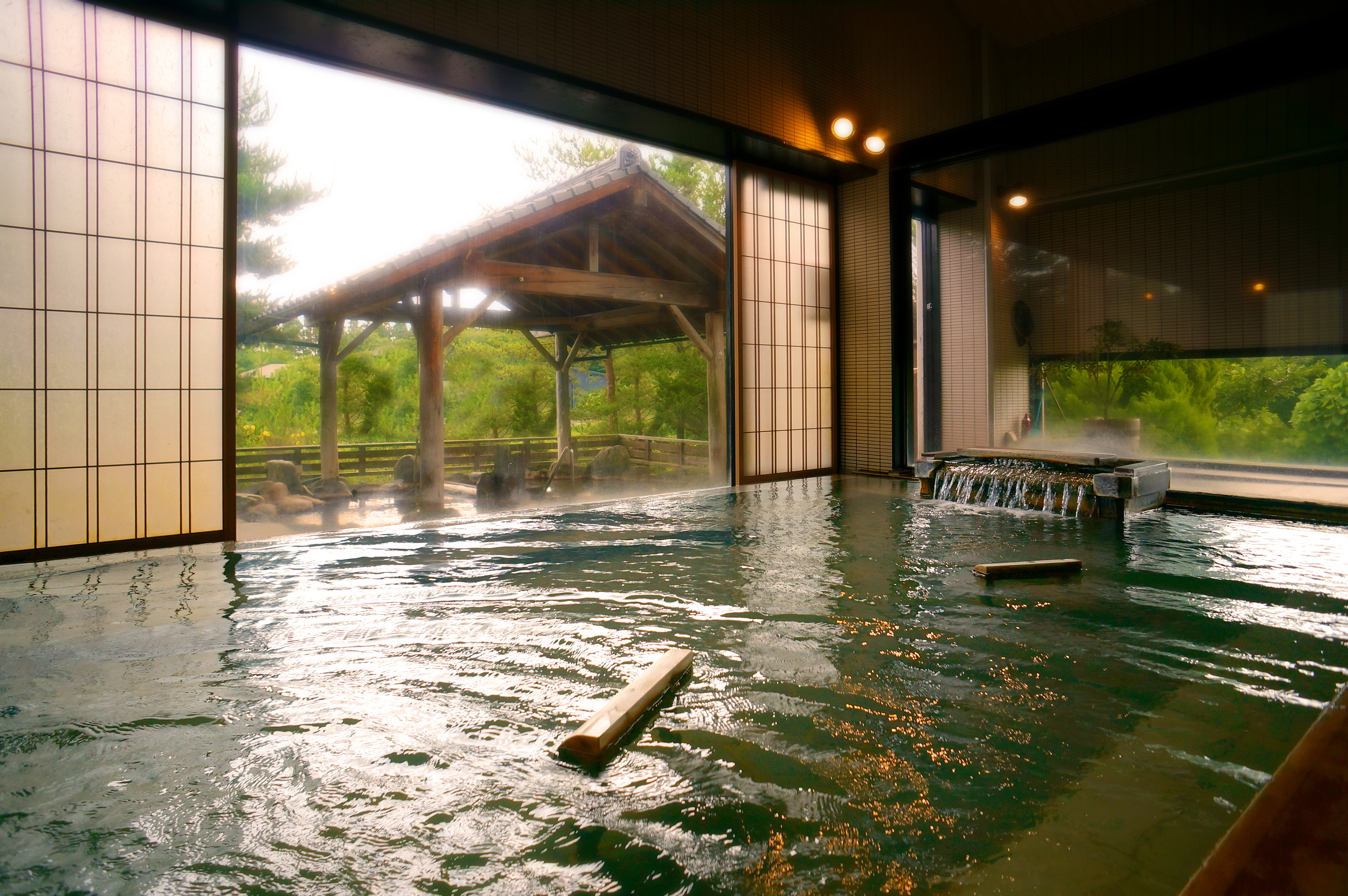 男性大浴場「錦の湯」内湯