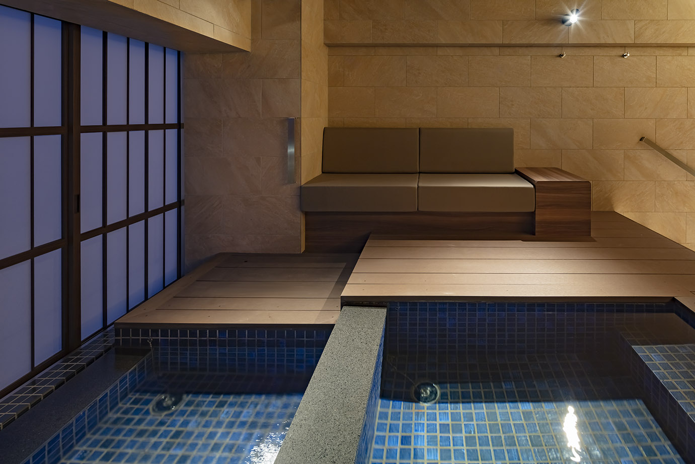 各SPA SUITE 共通露天風呂（足湯とお風呂）