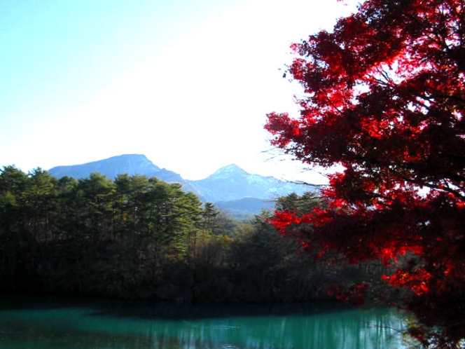 紅葉と磐梯山