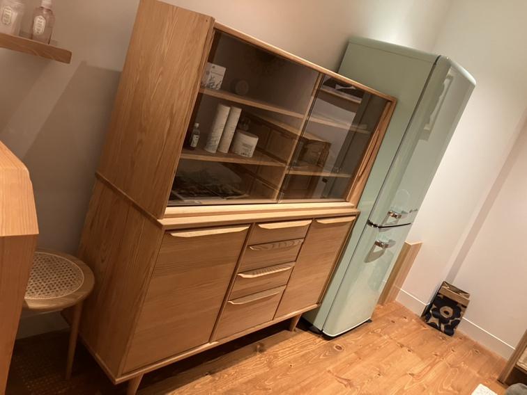 ルームB　食器棚