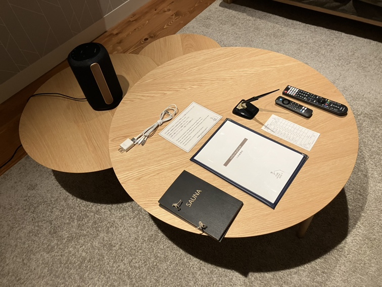 ルームB　テーブル