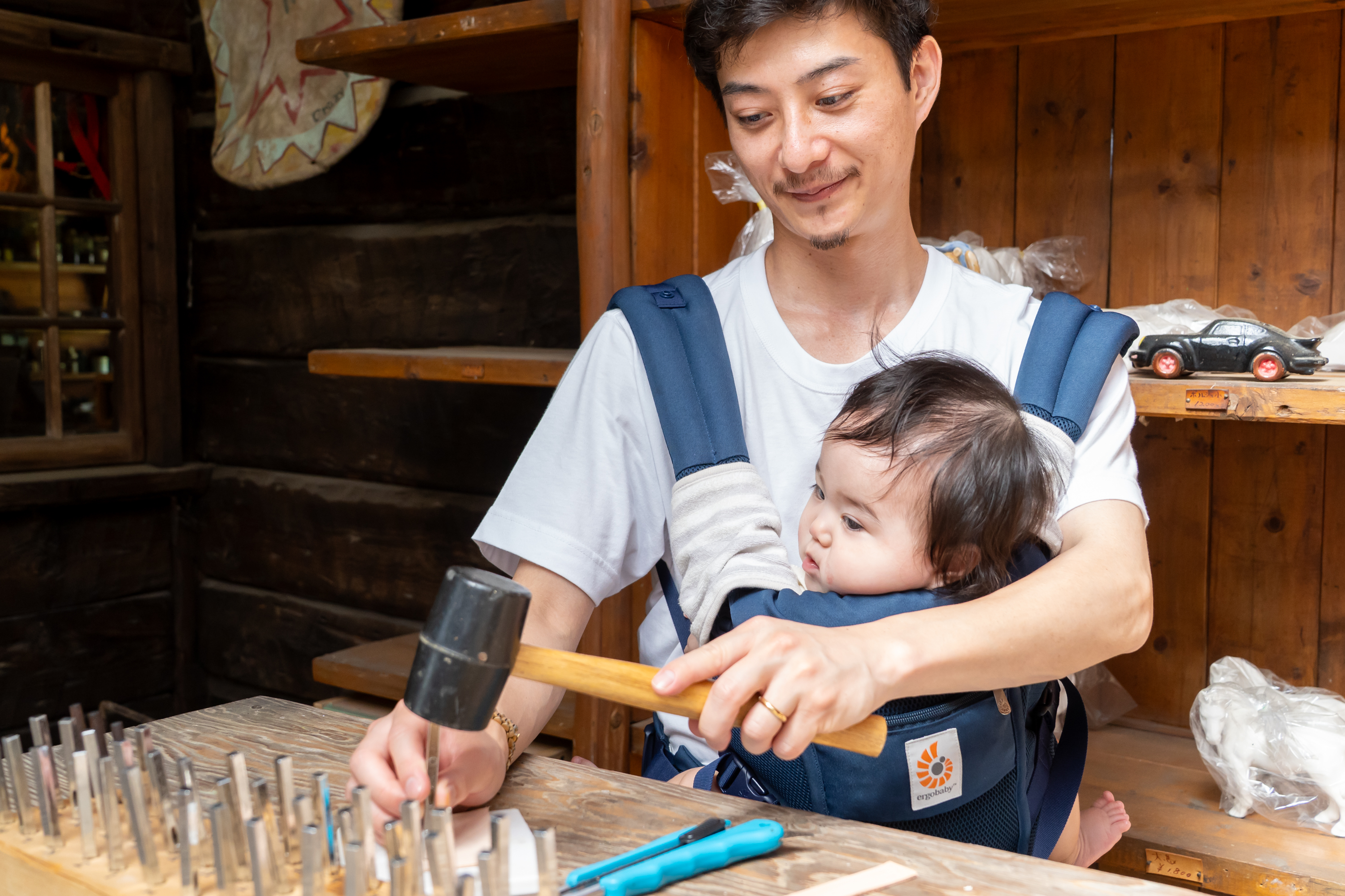 レザークラフト体験風景