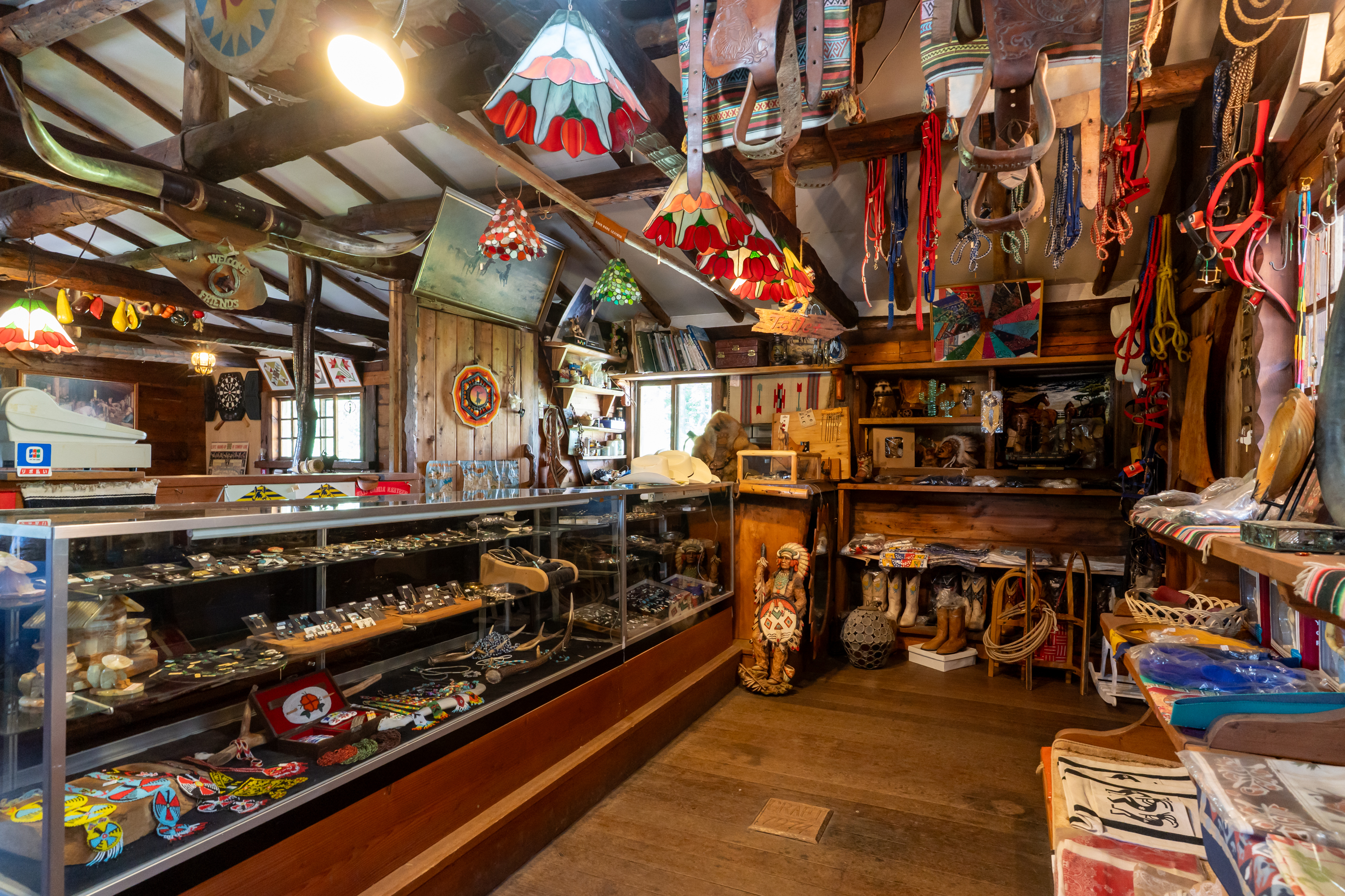 クラフト小屋お土産コーナー