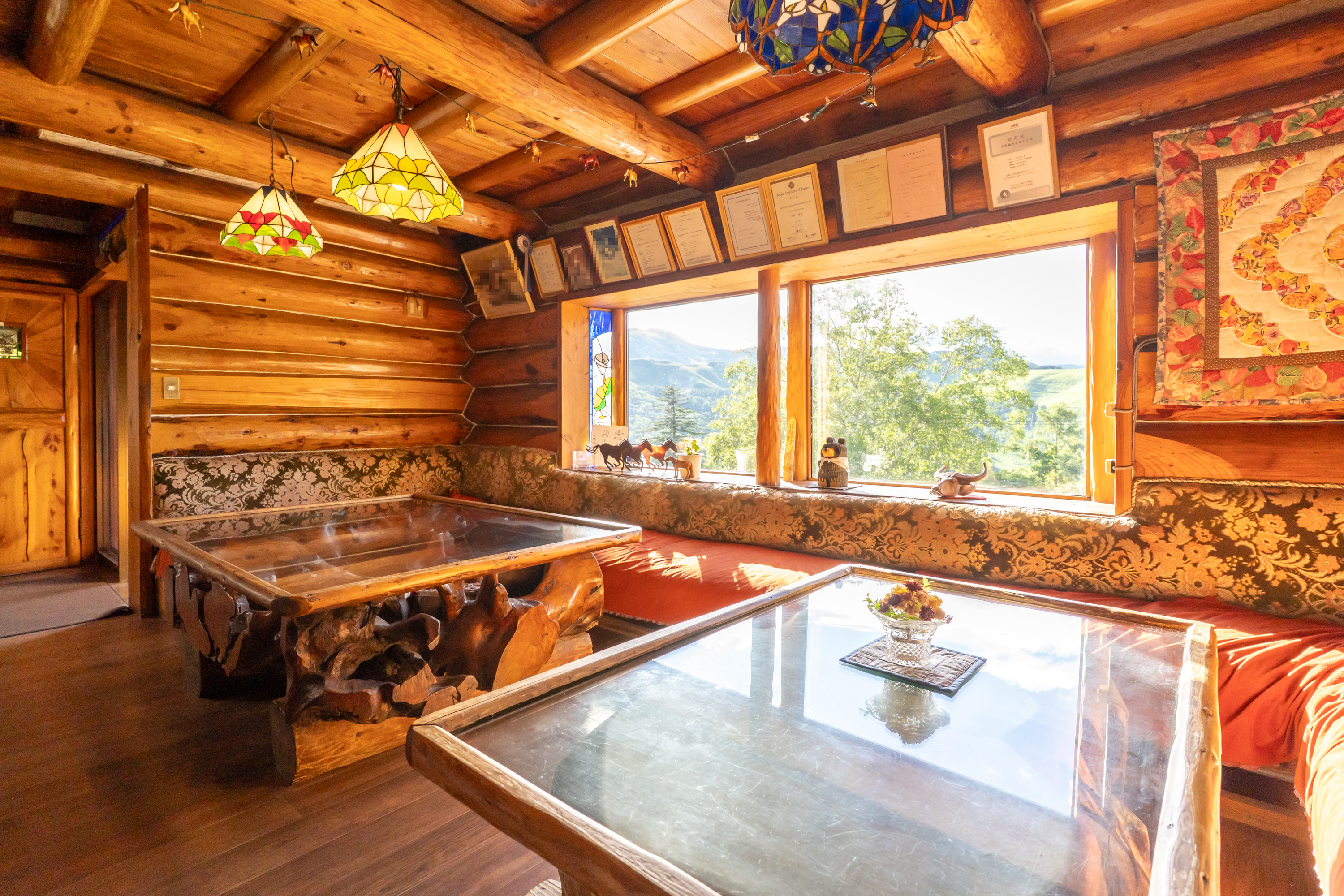 メインログホール