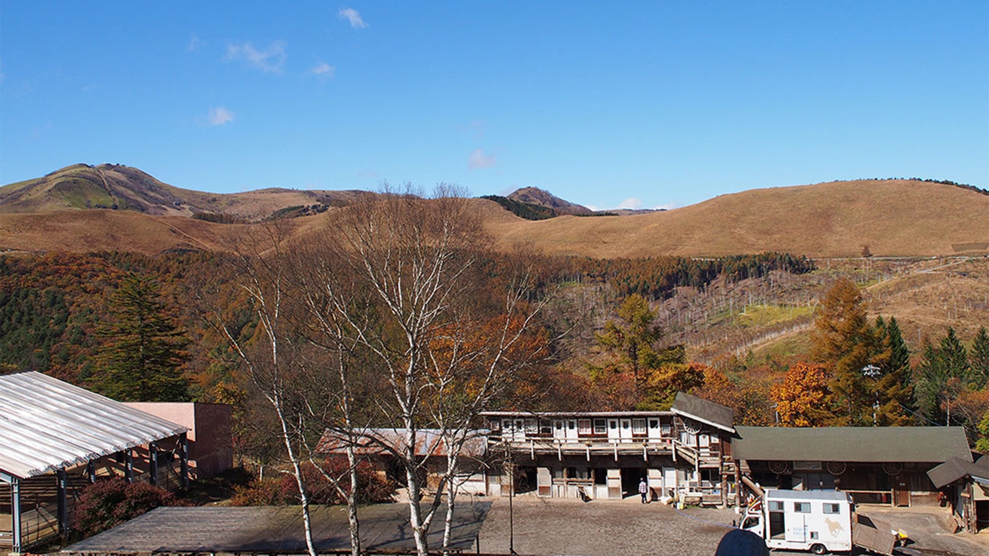 ・【グリーンフィールド】窓から車山が見渡せる絶景が印象的な客室です