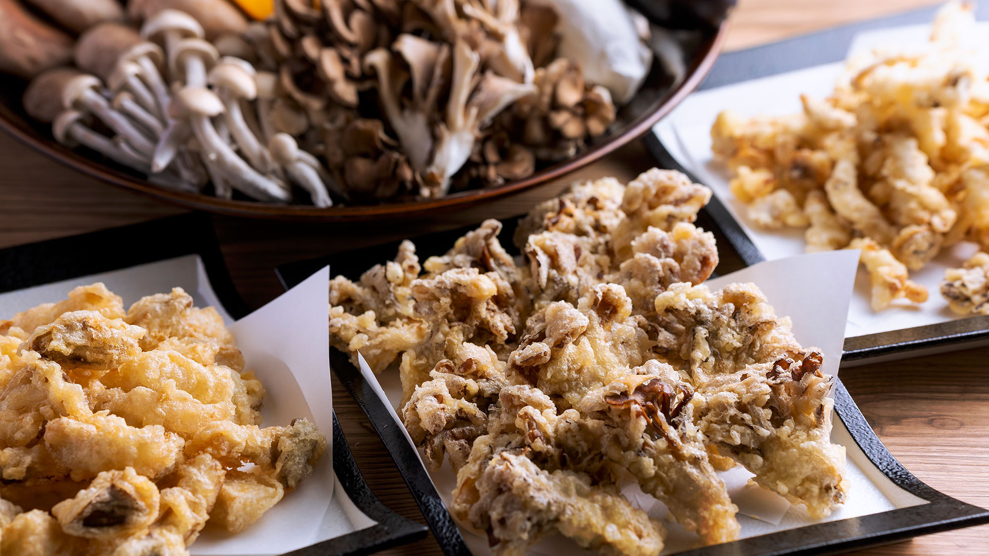 【バイキング】当館名物！きのこの天ぷらは常に揚げたてをご用意しております。