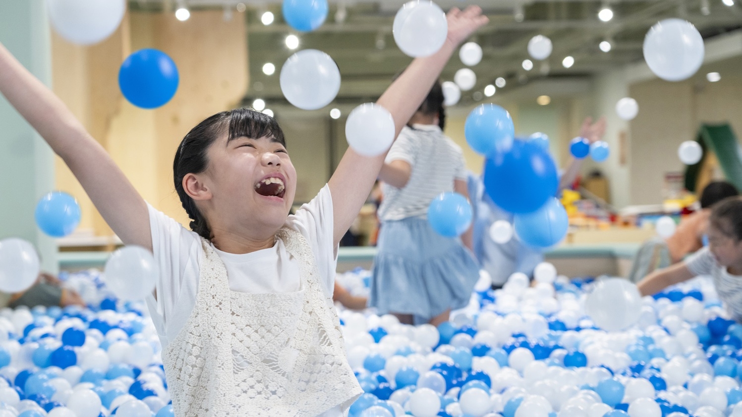 【ふわふわパーク＆ブロック建築＆ア・ソ・ボーヤ付】夏休みの大冒険！猛暑も涼しい屋内で遊ぼう／２食付