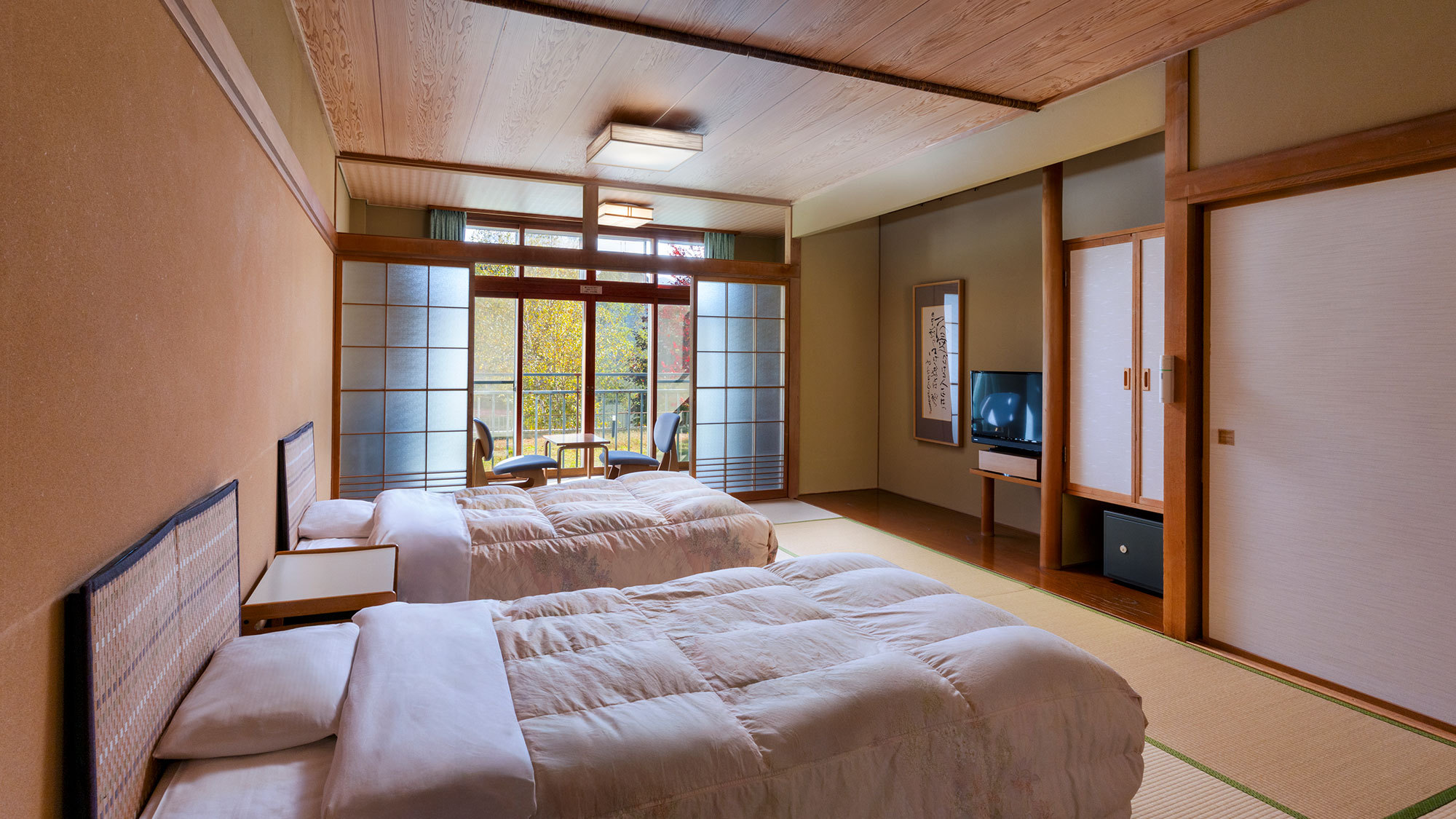 【和室ベッド付き】畳の心地良さとベッドの快適さ。イイトコどりのお部屋です。