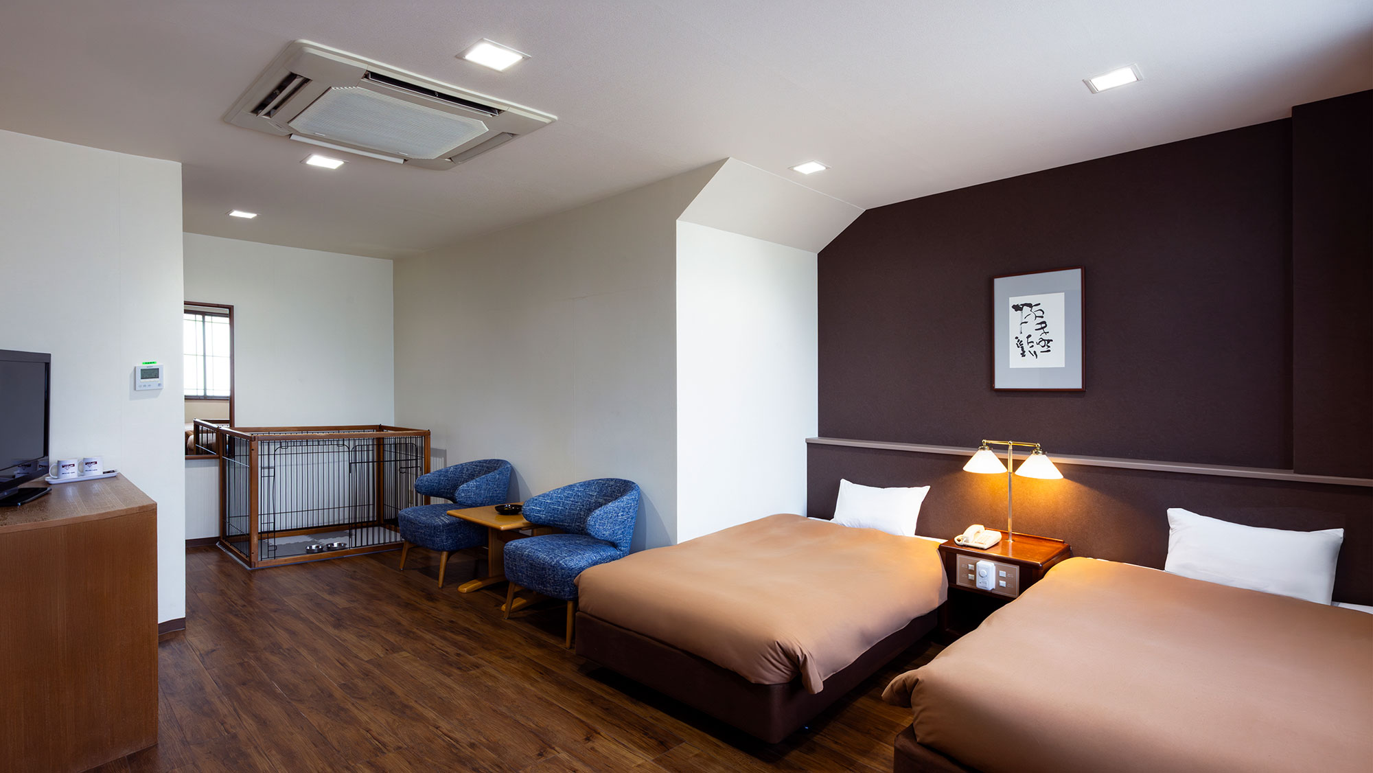 【ワンちゃん洋室】ゆとりある広さのデラックスツインルーム