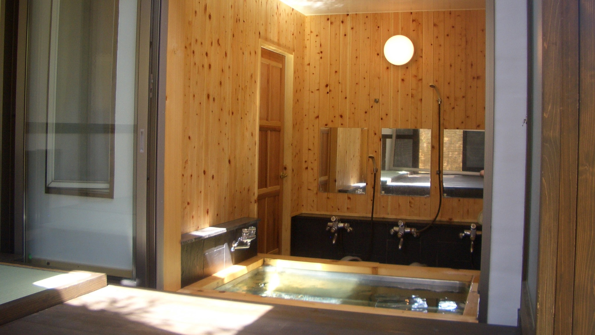 【お風呂】お蔵造りの湯