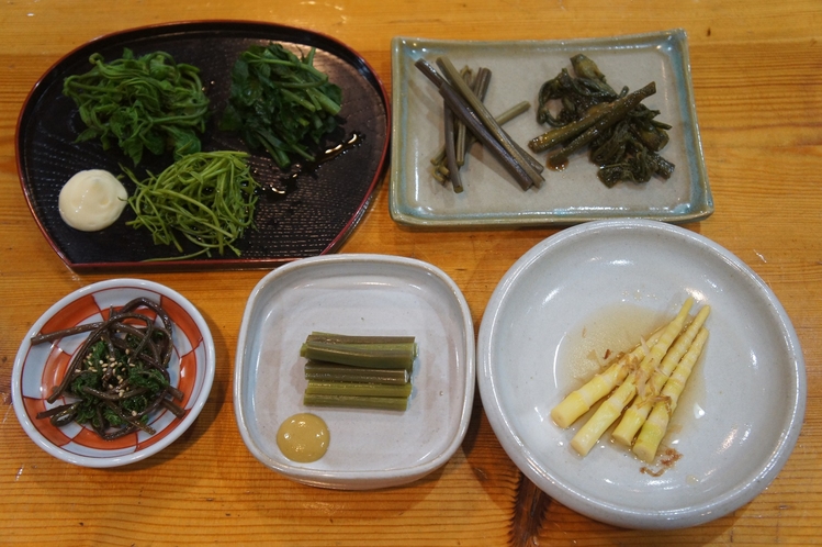 山菜料理の例