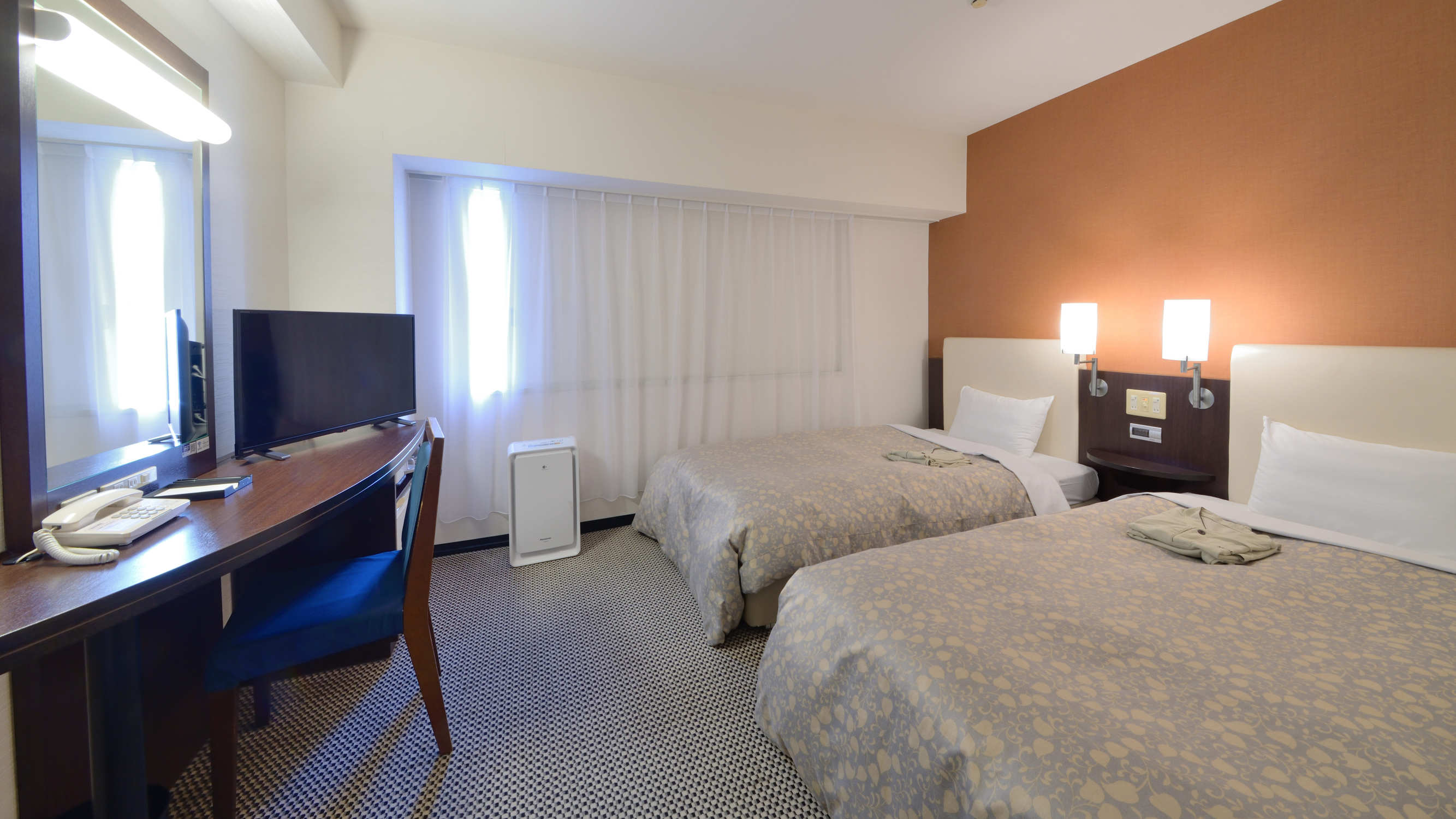 【朝食付プラン】　メインが日替り　選べる和・洋定食　■サウナ・水風呂付き大浴場■