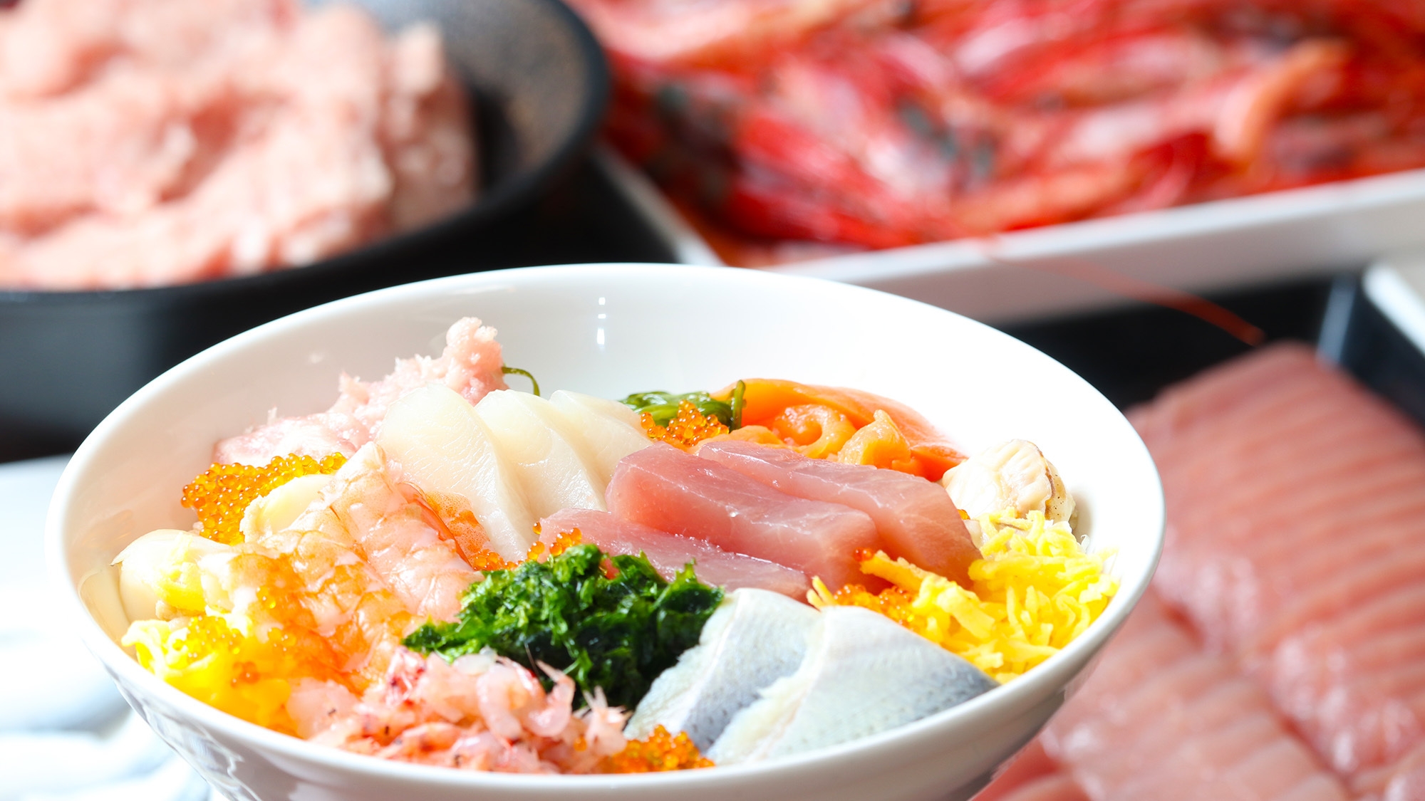 【初夏のバイキング】人気のよくばり丼やステーキ・天ぷらも食べ放題♪＜「スカイホール」和洋バイキング＞