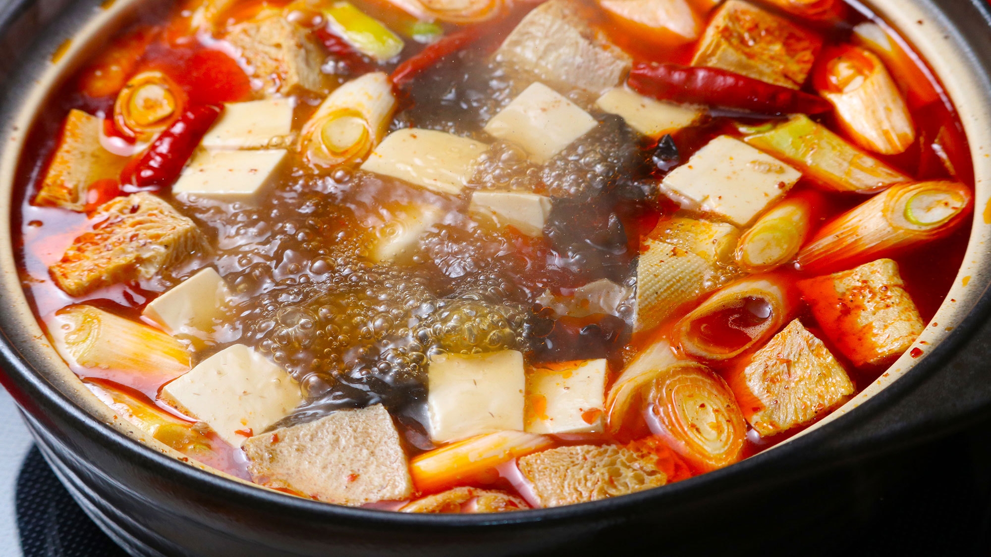 「辛・濃・旨」の三つのお鍋を楽しめるあったか鍋と冬の美食バイキング＜「万里」中華＆和食バイキング＞