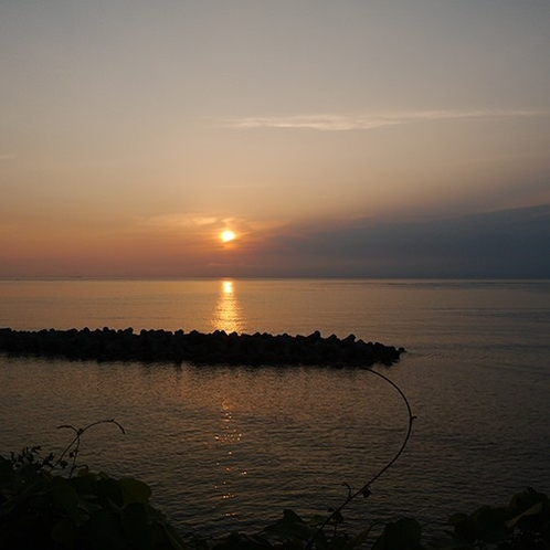 海から昇る朝日がご覧いただけます