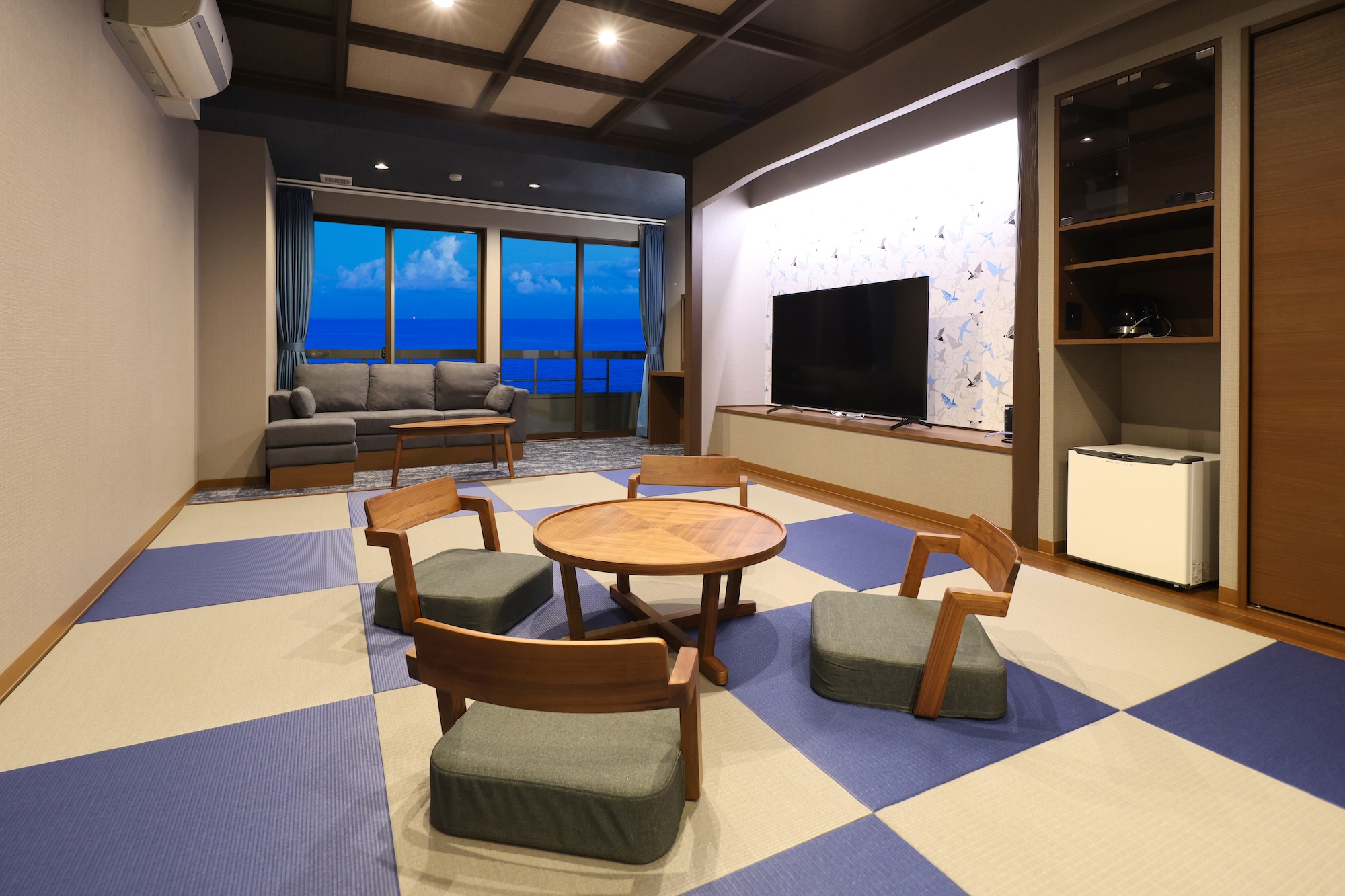 【NEWオープン】客室から富山湾と立山連峰の眺望を望む和モダン客室B