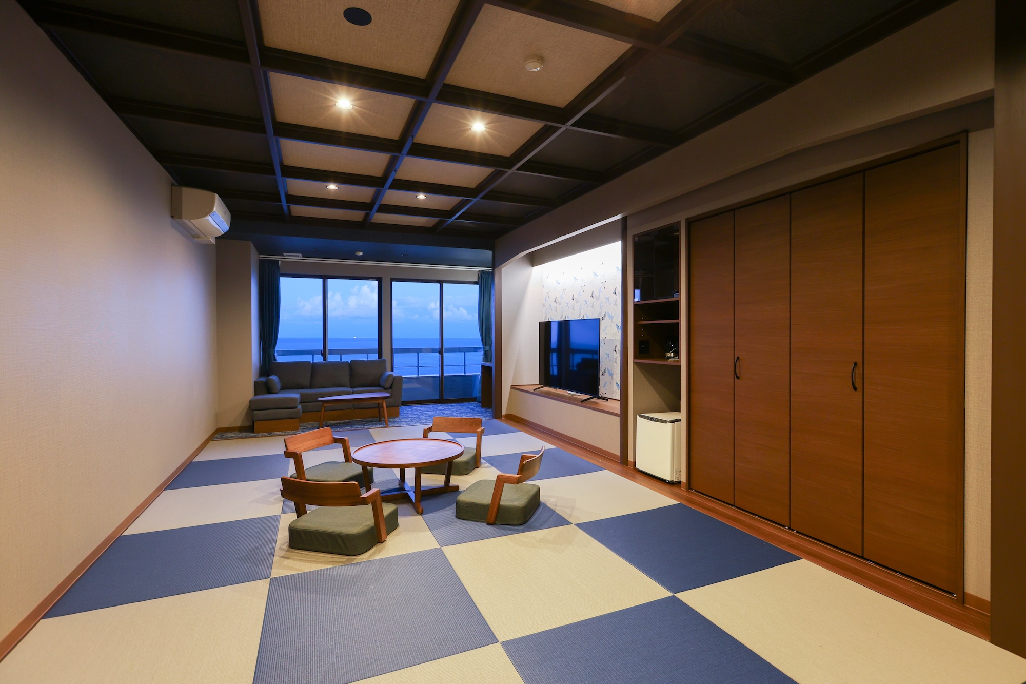 【NEWオープン】客室から富山湾と立山連峰の眺望を望む和モダン客室B