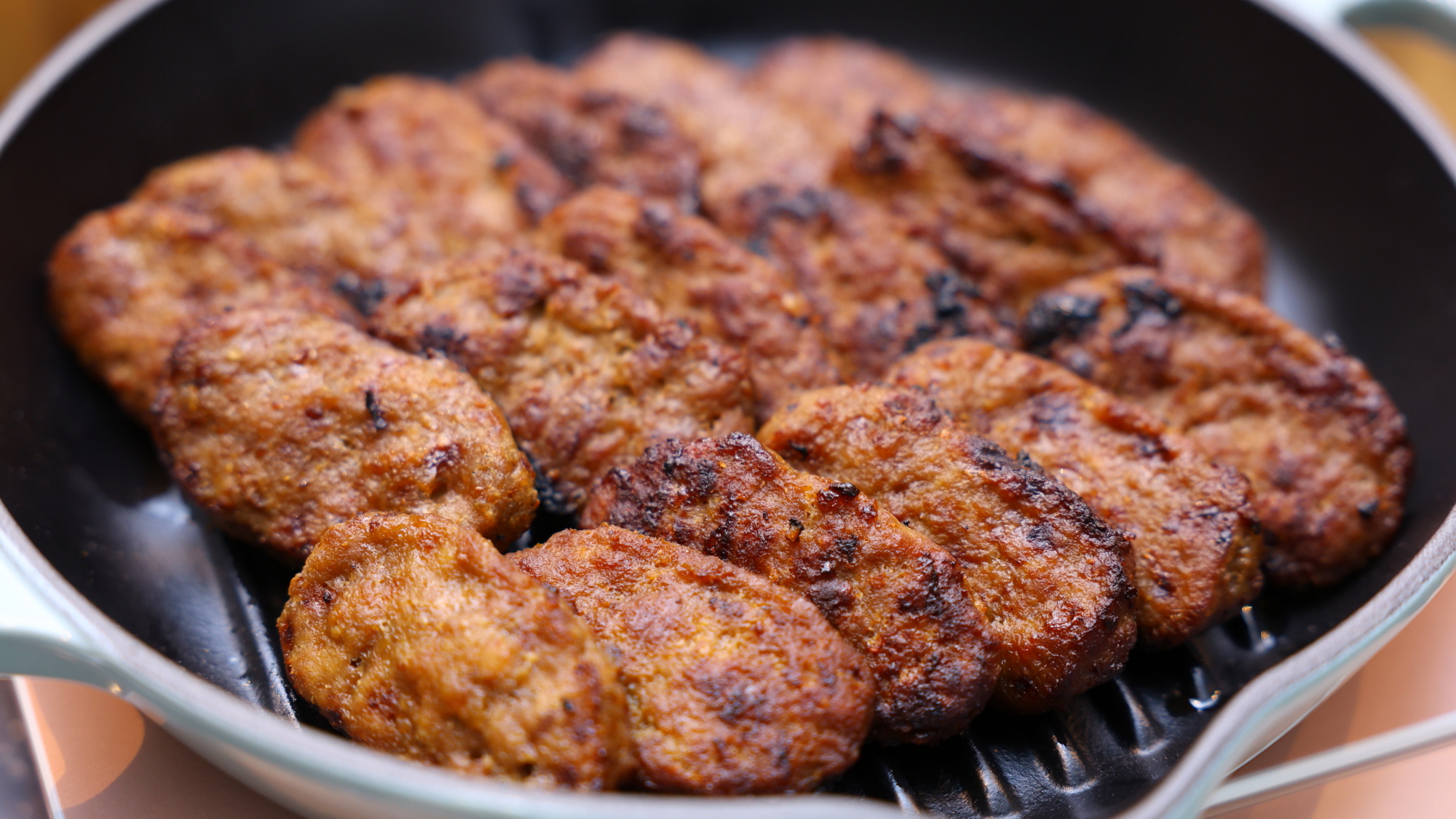 【朝食ビュッフェ】地元氷見牛のハンバーグ