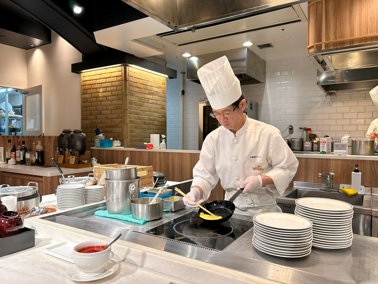 【リニューアルオープン記念】人気の朝食がついてこの価格★駅から徒歩5分！繁華街中心でアクセス◎