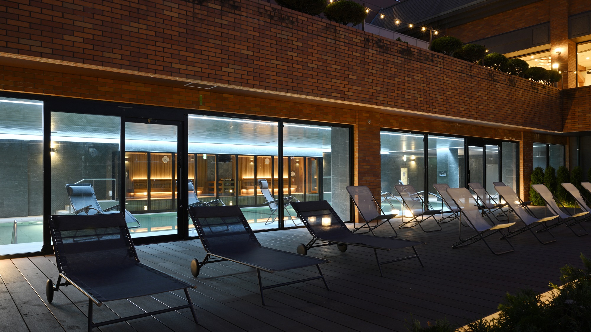 【SPA ZONE】外気浴デッキ(夜)