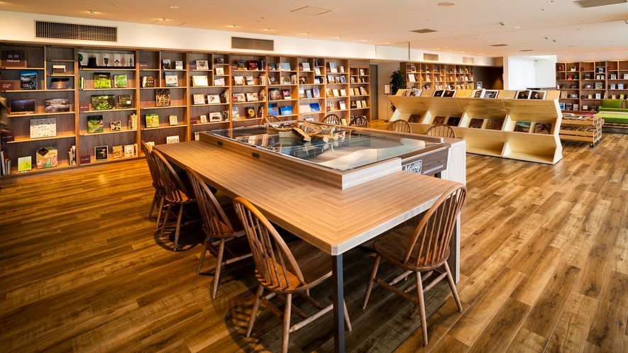 【Library&Cafe BLOSSOM COFFEE】図書スペース
