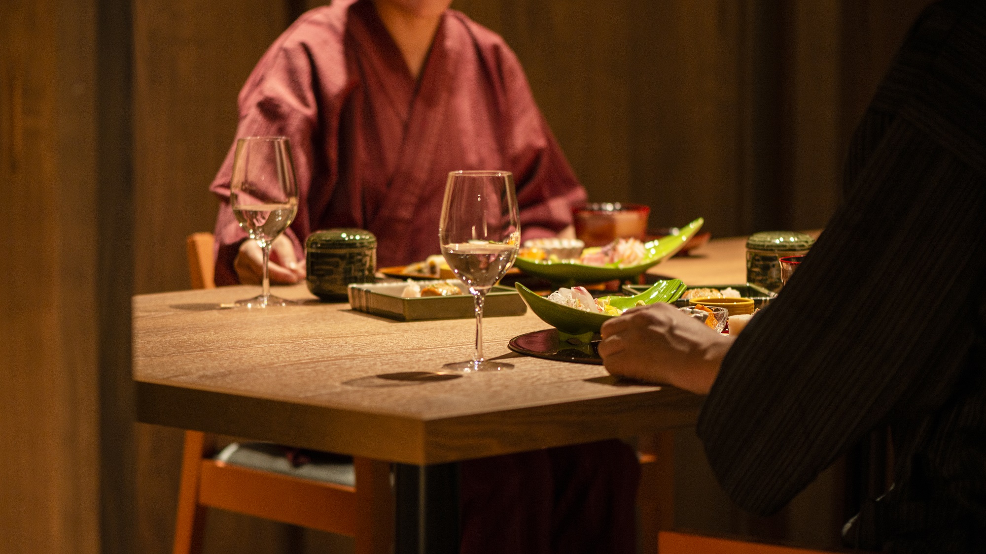 【Kuksa】お客様だけの個室空間で食事と会話を楽しむ。