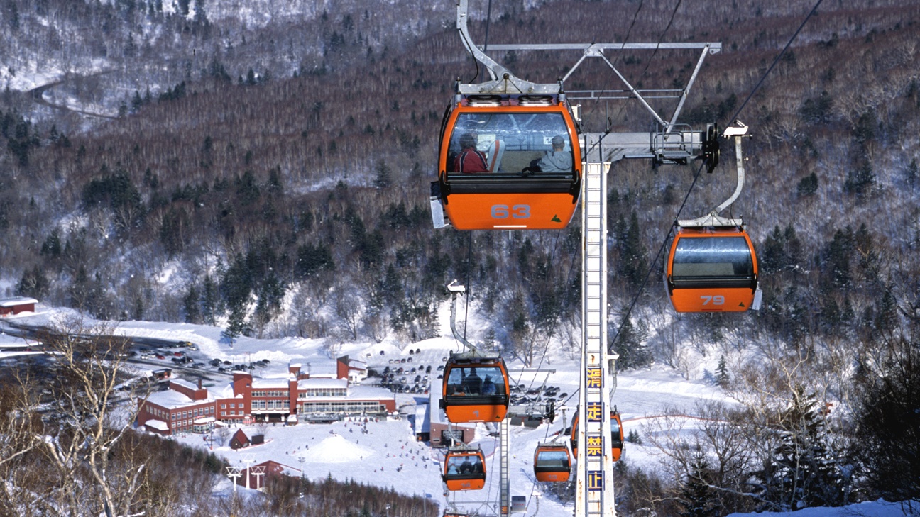 【札幌国際スキー場】スキー場へのアクセスも便利！北海道のパウダースノーで最高のスキー体験