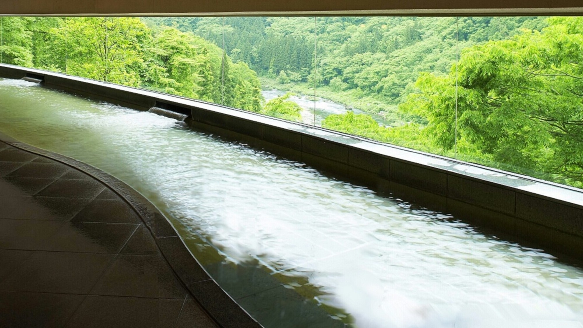 【素泊まり】「芦ノ牧」の湯量豊富な天然温泉でまったり過ごす♪チェックイン２４時までOK