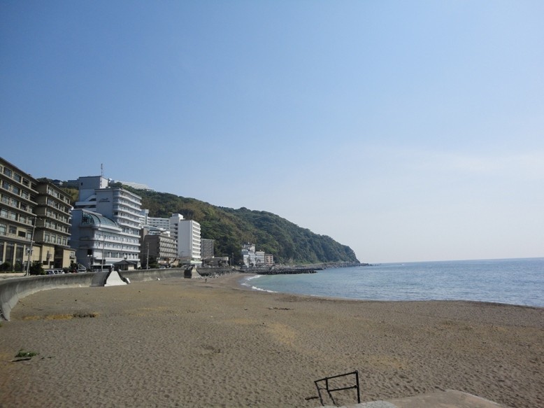 【朝食のみ】外装がきれいになってリニューアル！貸切天然温泉かけ流しの檜風呂・岩風呂でぽっかぽか！