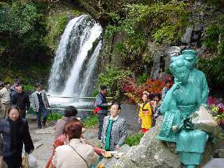 河津七滝の一つ「初景滝」