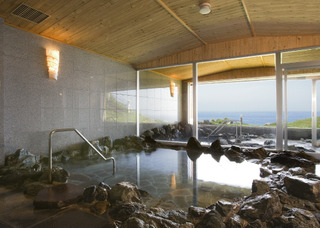 海水を使用した大浴場「眺海」