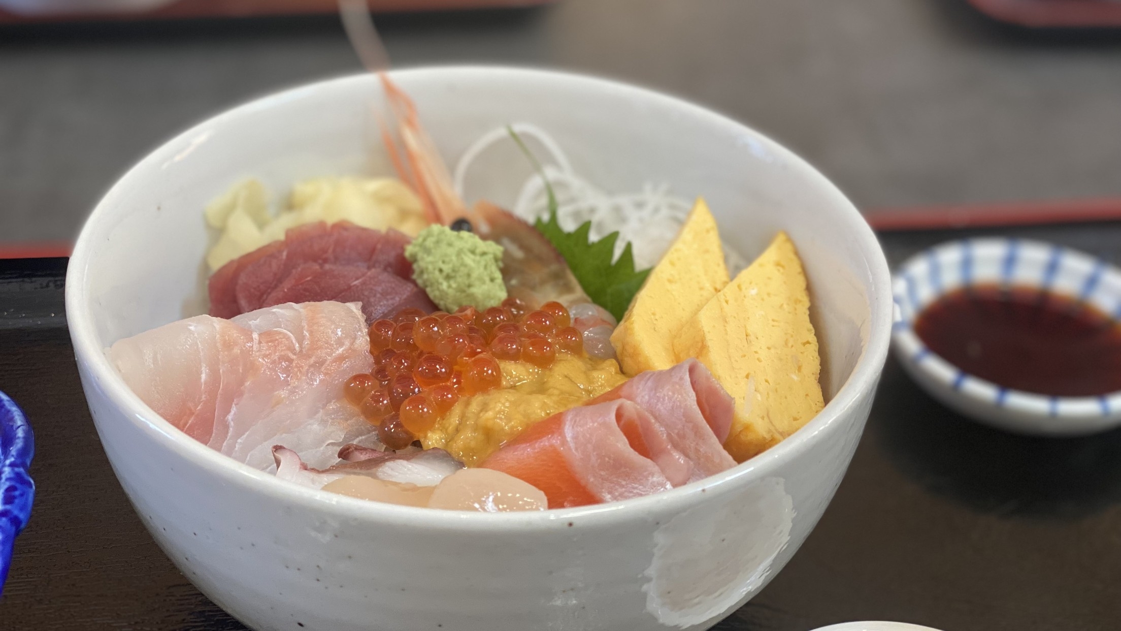 ☆夕食は地元の食堂で人気の海鮮丼☆夕食は20:00迄OK