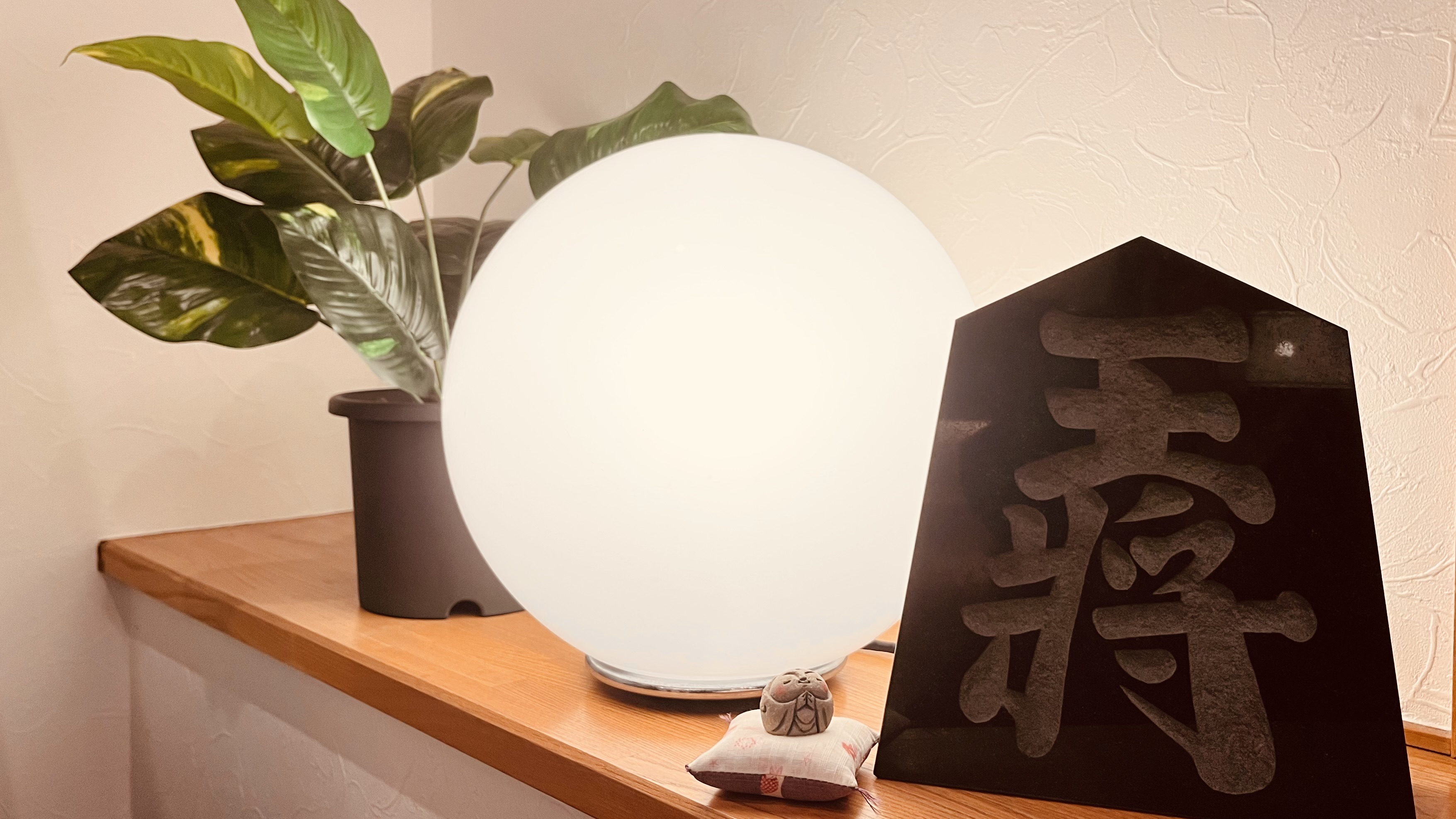 １階ロビー＊夜