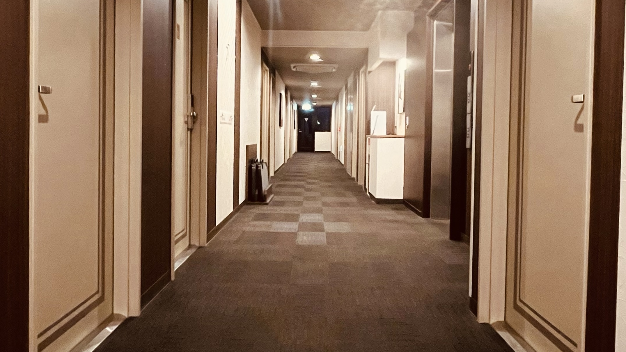 客室フロア＊夜