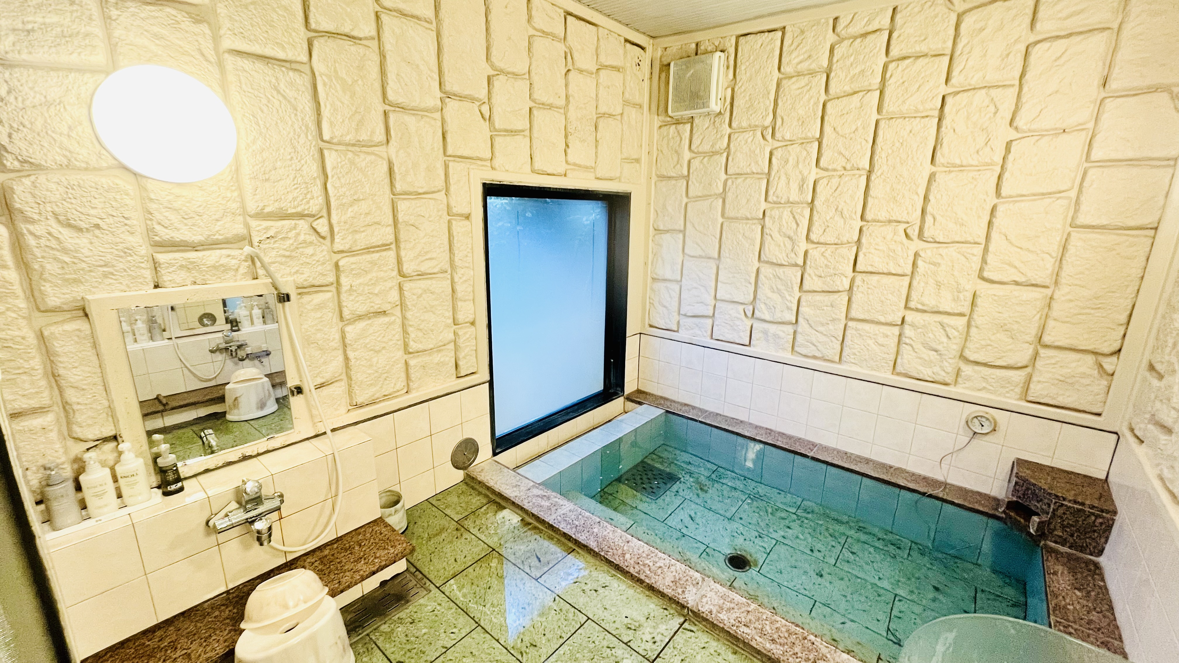 女性＊旅人の湯