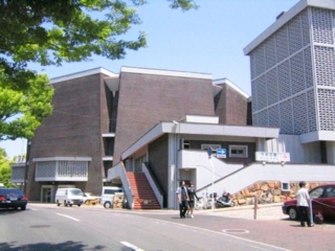 岡山市民会館