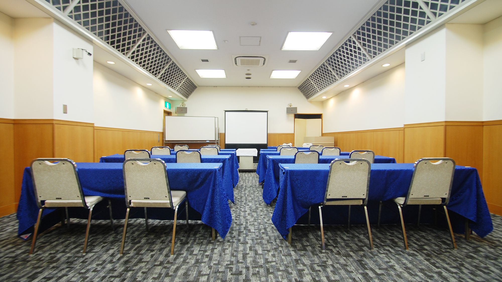 【会議室】