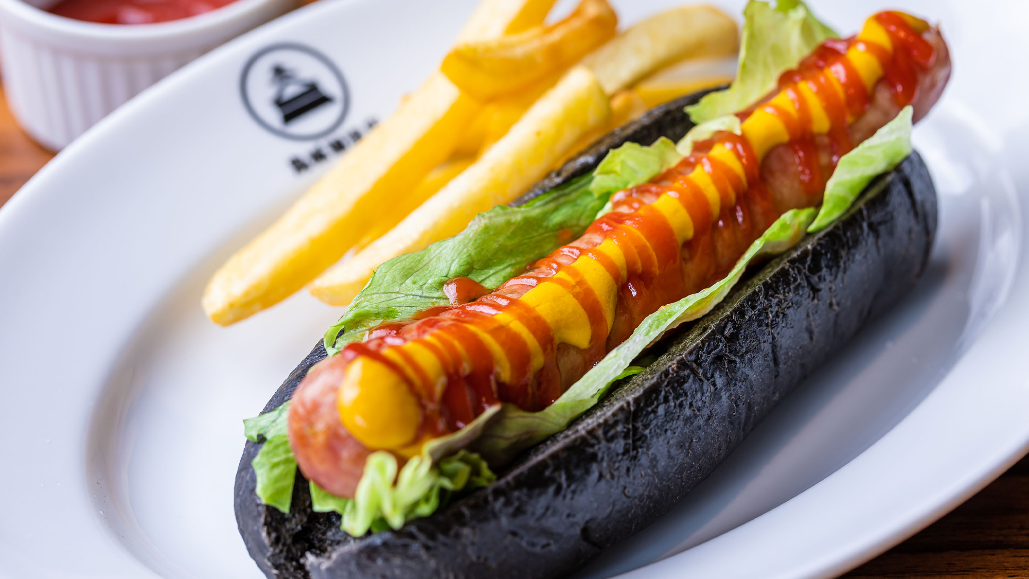 【烏城珈琲店】人気メニュー「烏城ドッグ」