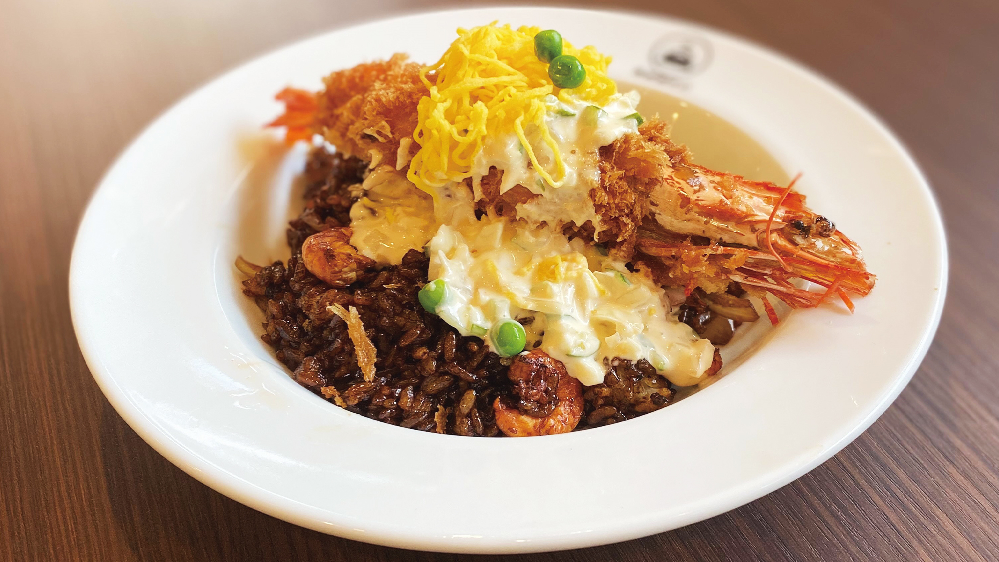 【烏城珈琲店】DX有頭エビフライのせ特製えびめし