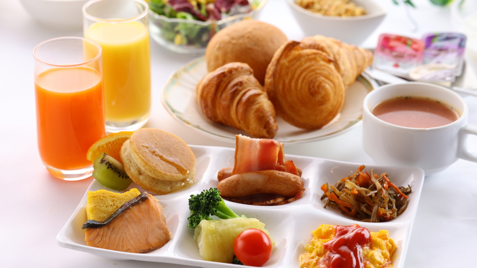 【圧巻★星降る高原の夜】標高1，500m！非日常の感動ナイトツアー×夕朝食バイキング＆絶景露天風呂！