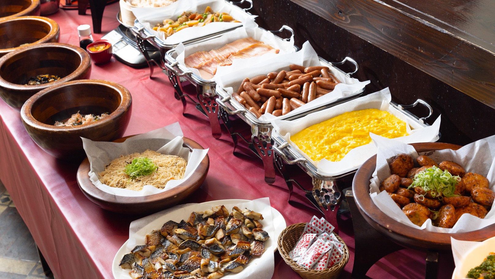 ■和洋60種類朝食バイキング:地下1階