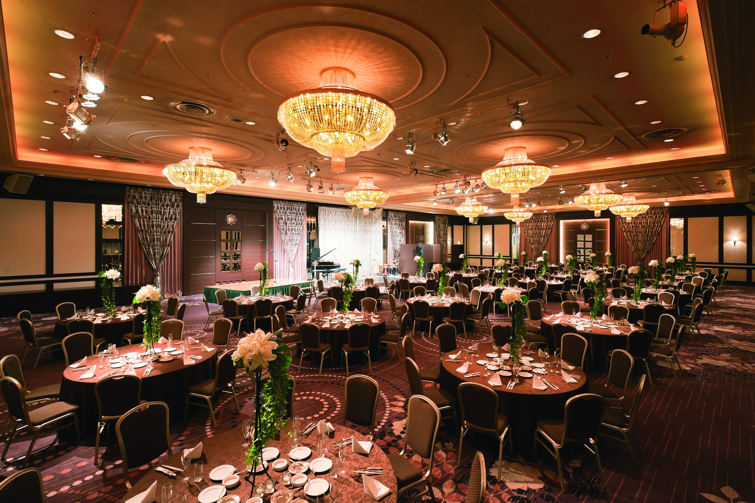 2F 宴会場「ストリングス」