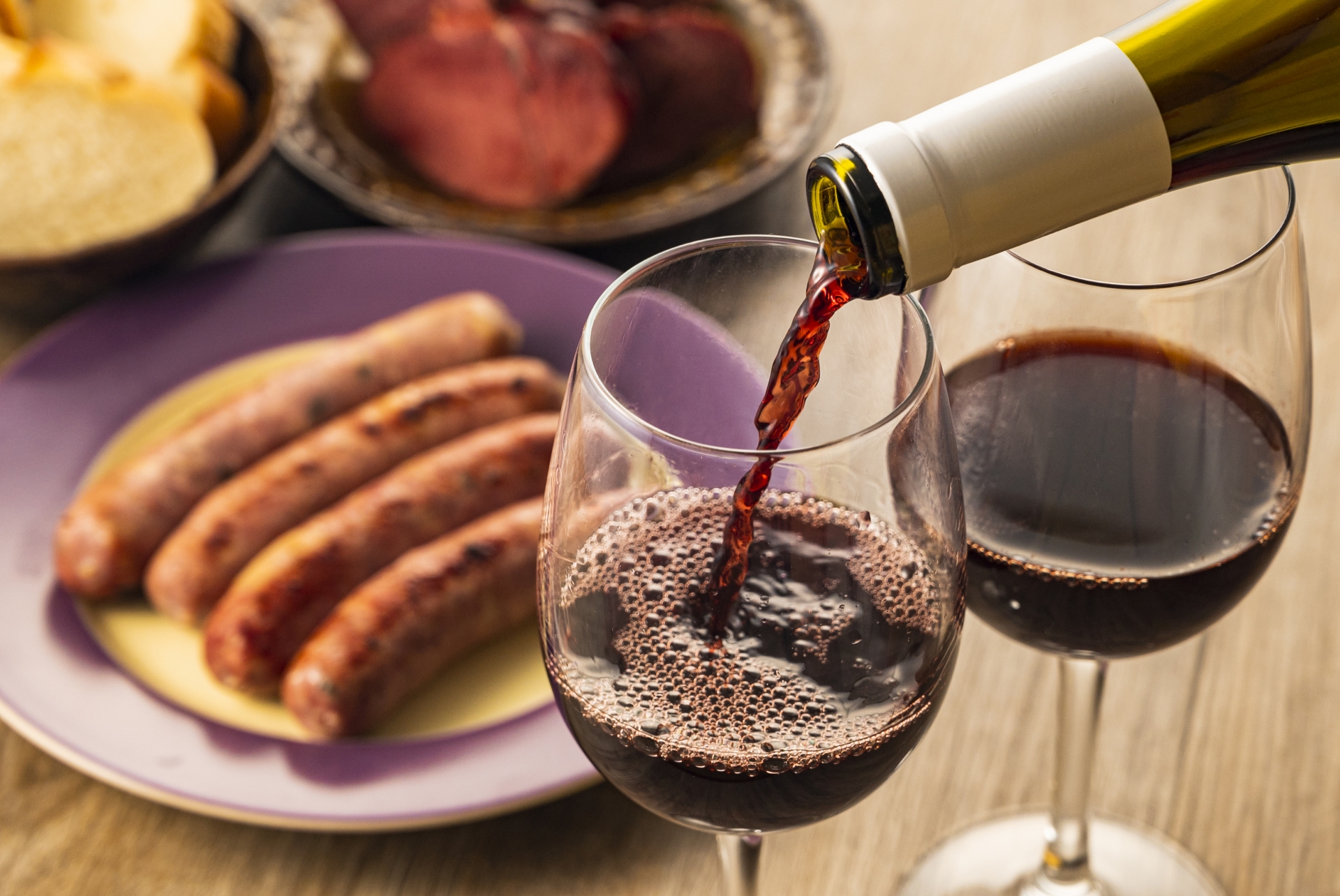 【レストラン サンシエロ】種類豊富なワインを酒屋価格でご提供しています。飲み残しはお持ち帰りも可能。