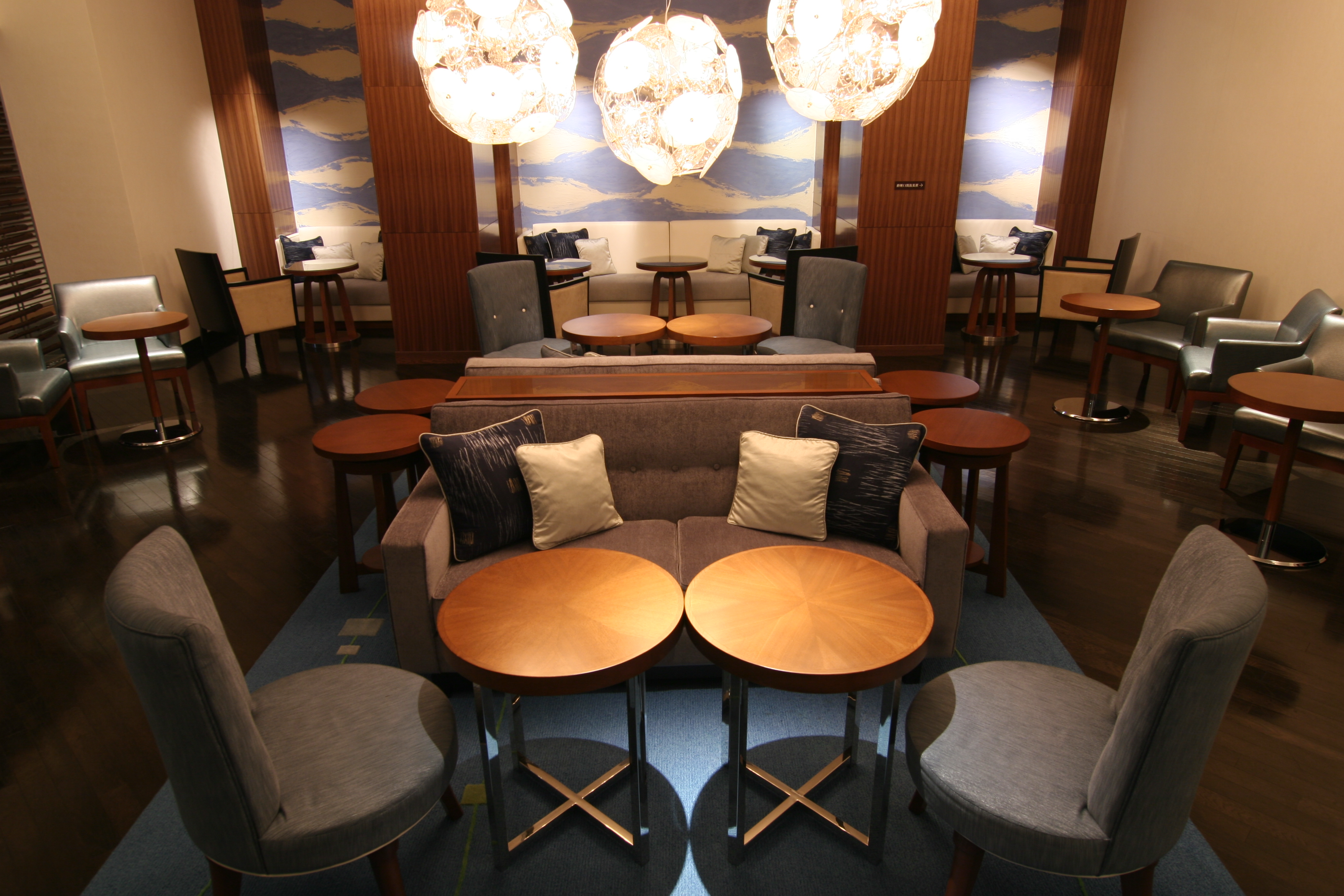 1F バーラウンジフェリーチェ